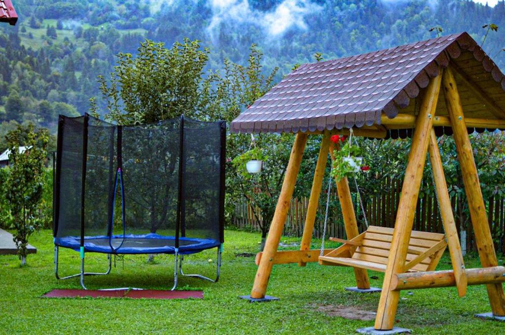 Casa Prundari Nicu Si Mirela Hotel Poiana Teiului Ngoại thất bức ảnh